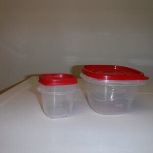 Rubbermaid 4 oz (8) and 2 cup food containers (14)With Lids